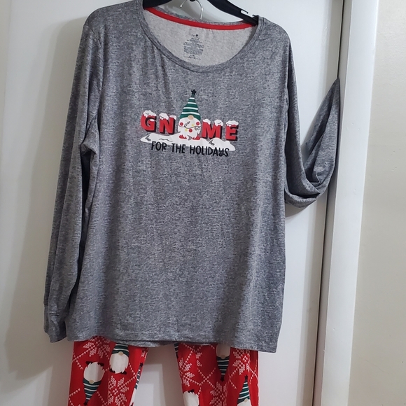 Christmas ๐ Pajama Set - Picture 11 of 12